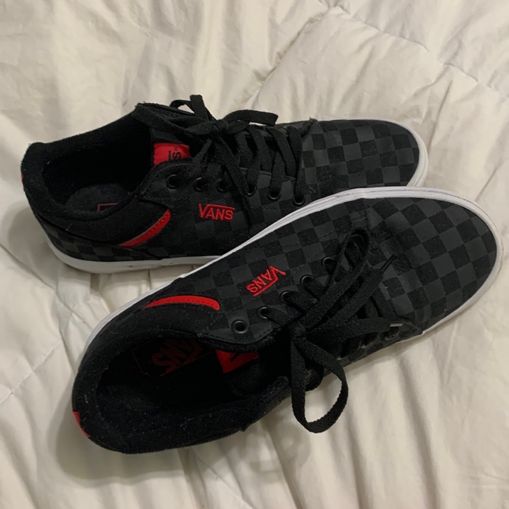 MEN'S VANS SELDAN SKATE SHOES/ SIZE 9